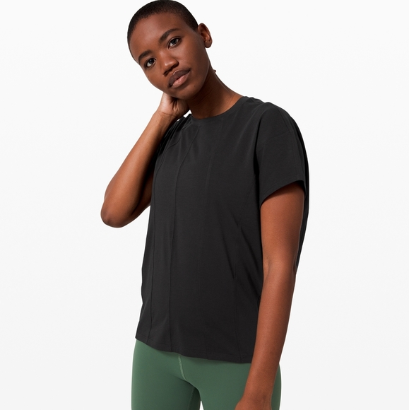 NWT Lululemon Size 6 LA Short Sleeve - Picture 1 of 5